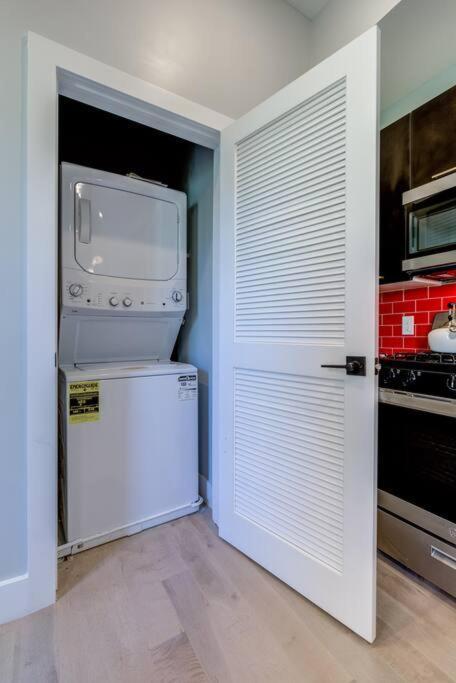 ニューアークLuxury Designer Theme 2Br Apt Near Nyc / Thepathアパートメント エクステリア 写真