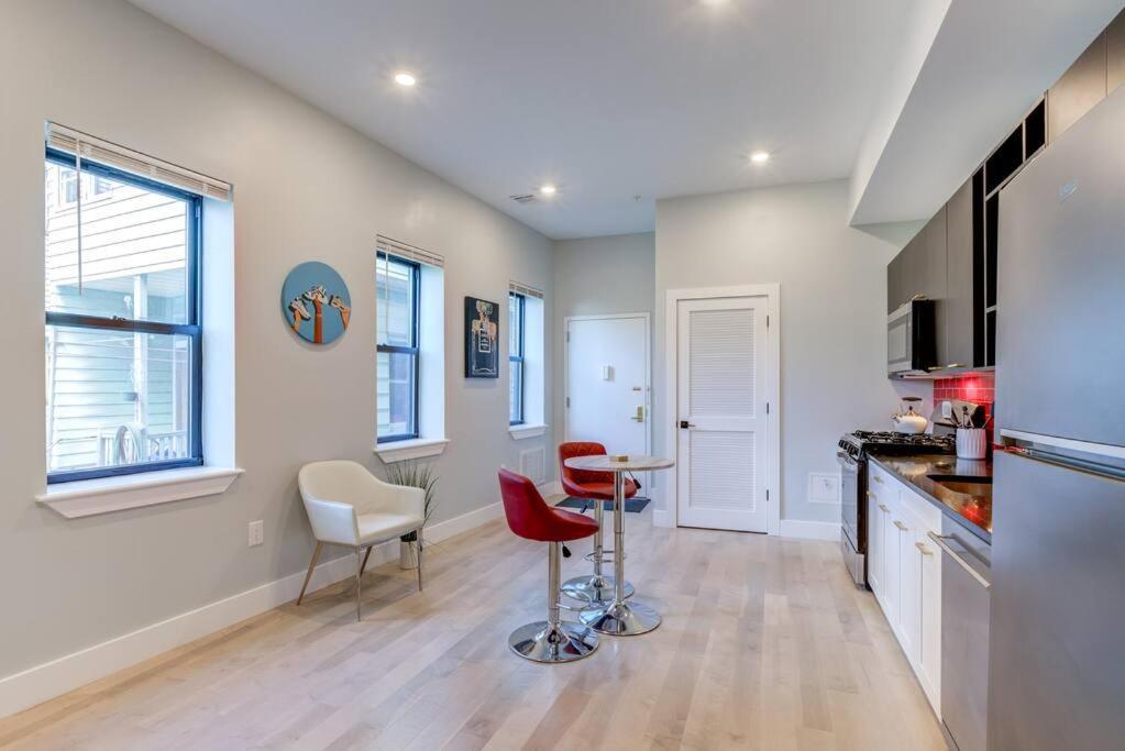 ニューアークLuxury Designer Theme 2Br Apt Near Nyc / Thepathアパートメント エクステリア 写真