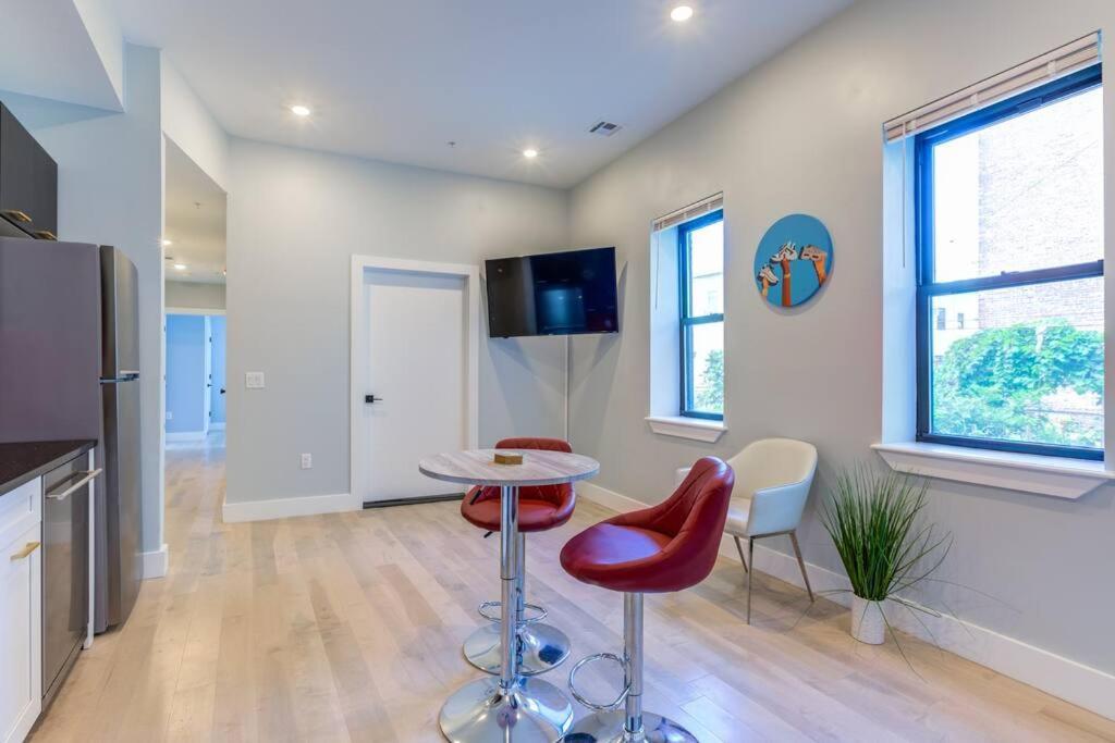 ニューアークLuxury Designer Theme 2Br Apt Near Nyc / Thepathアパートメント エクステリア 写真